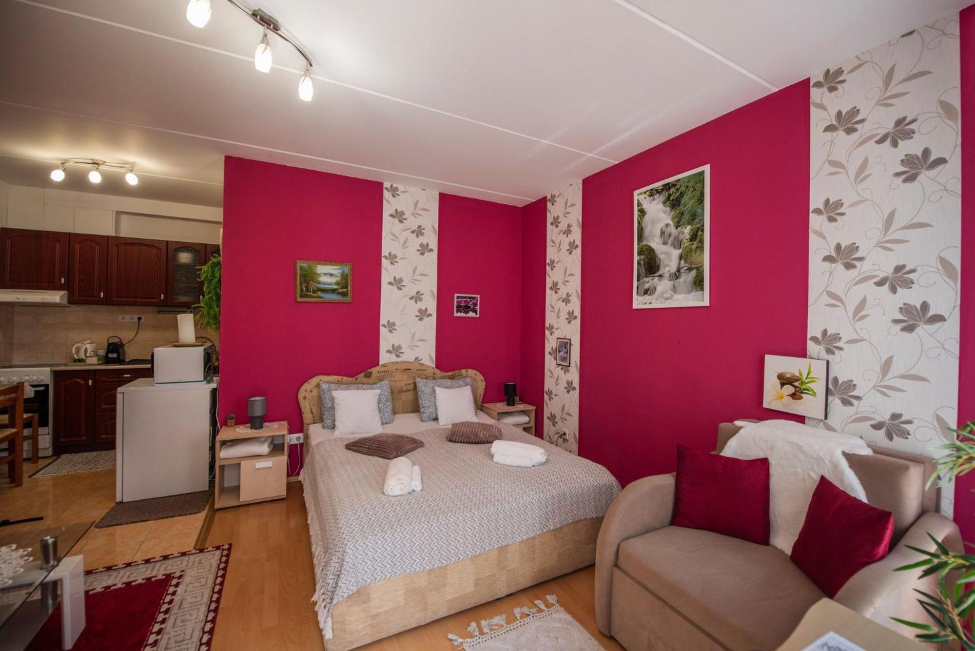 Inci Apartman Pécs Eksteriør billede